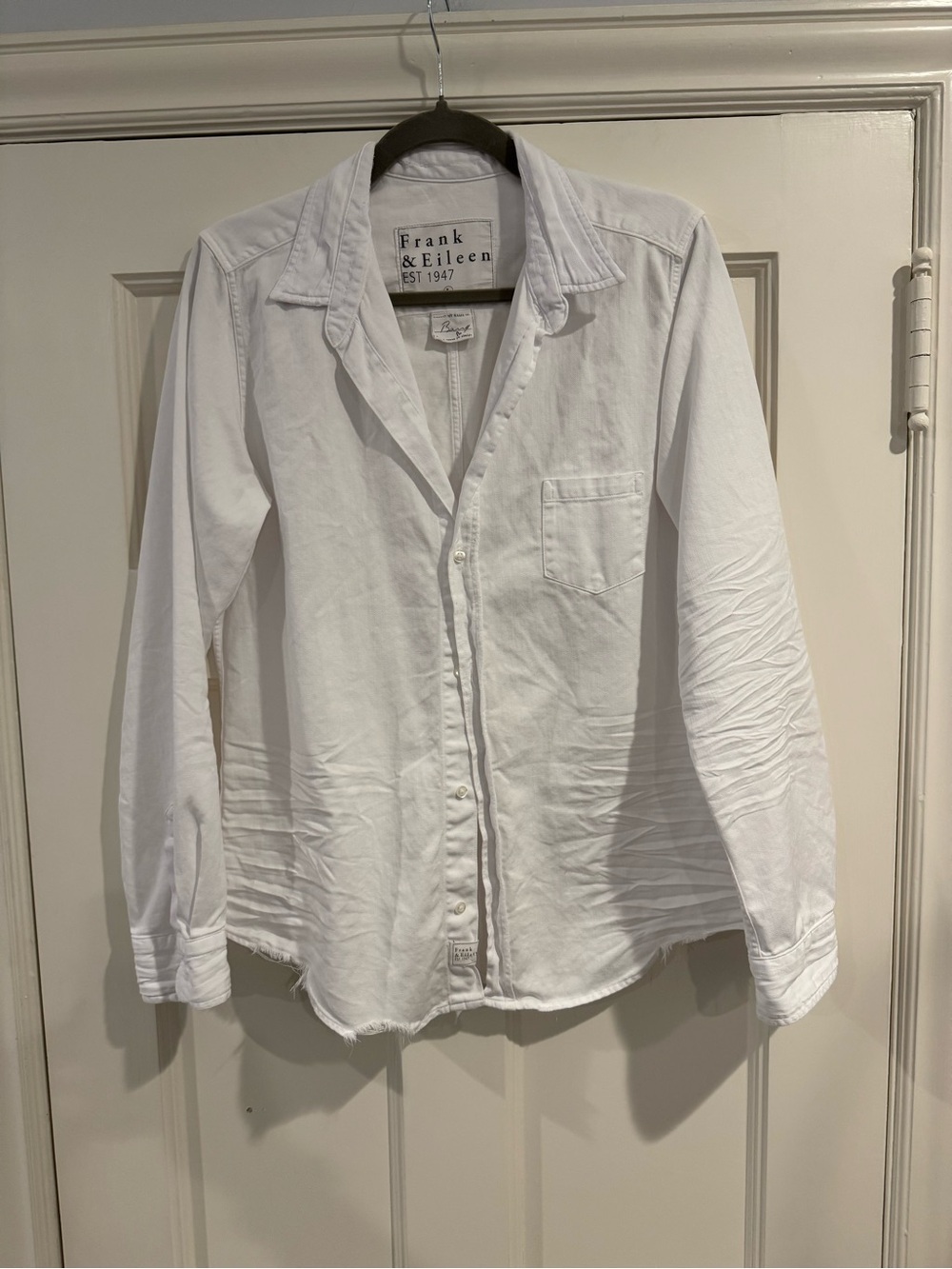 Frank & Eileen White Casual Button-Down Shirt